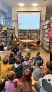ilustracja do wpisu 
Zajęcia edukacyjne w bibliotece